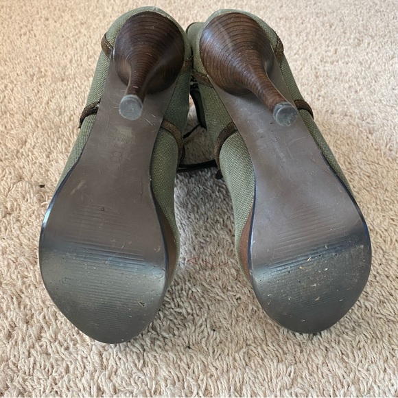 Army Green Platform High Heel Lace Up Booties, Size 7 - Picture 9 of 15